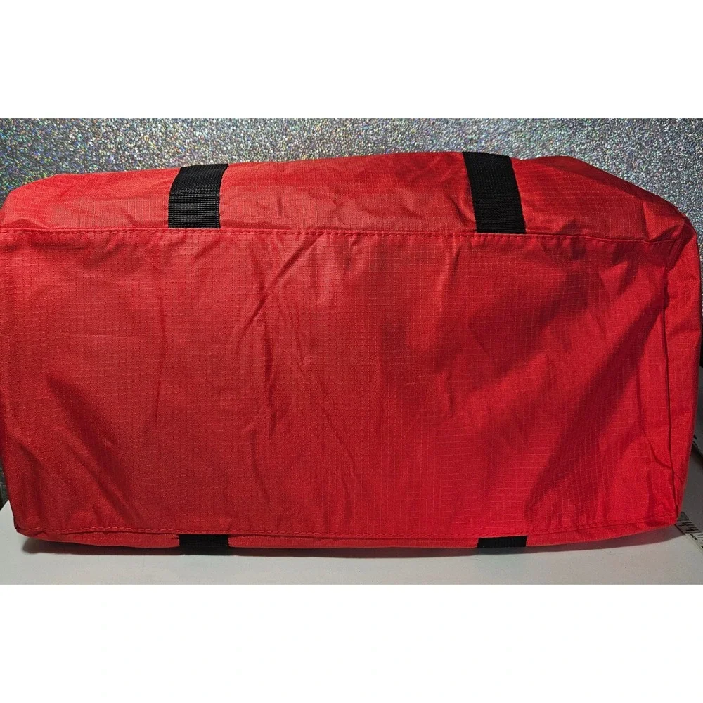 NESTLE KitKat Vintage Duffel/Duffle‎ Bag Red Ripstop Nylon Travel Gym Bag Slogan